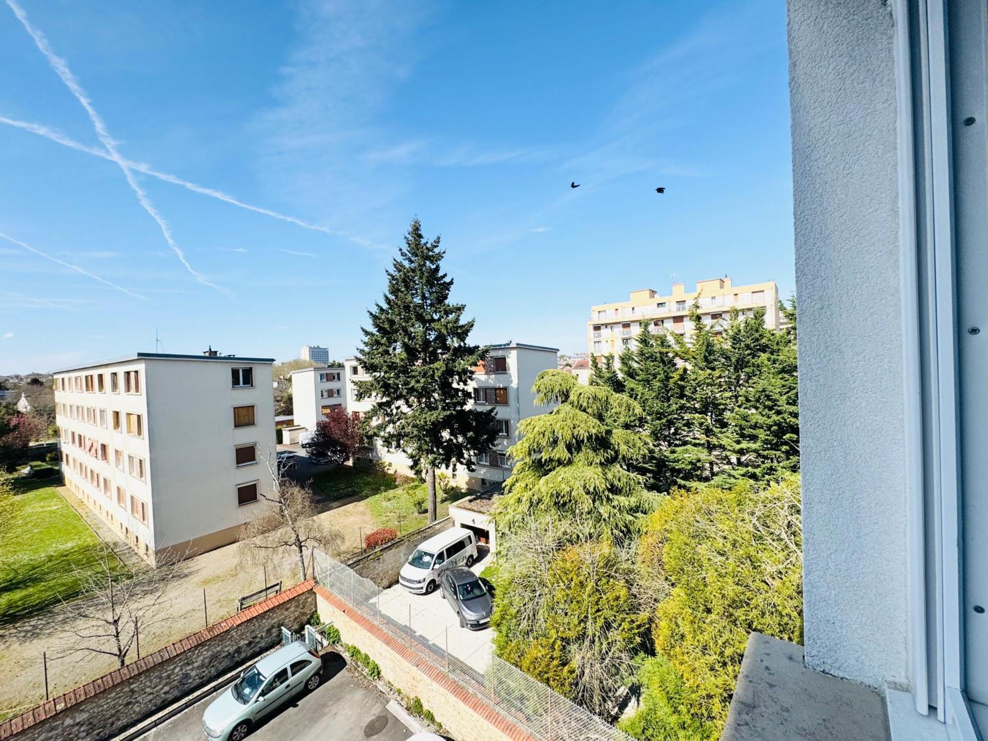 Studio A 300 Metres De La Gare Et 25 Minutes De Paris En Train เมอลัง ภายนอก รูปภาพ